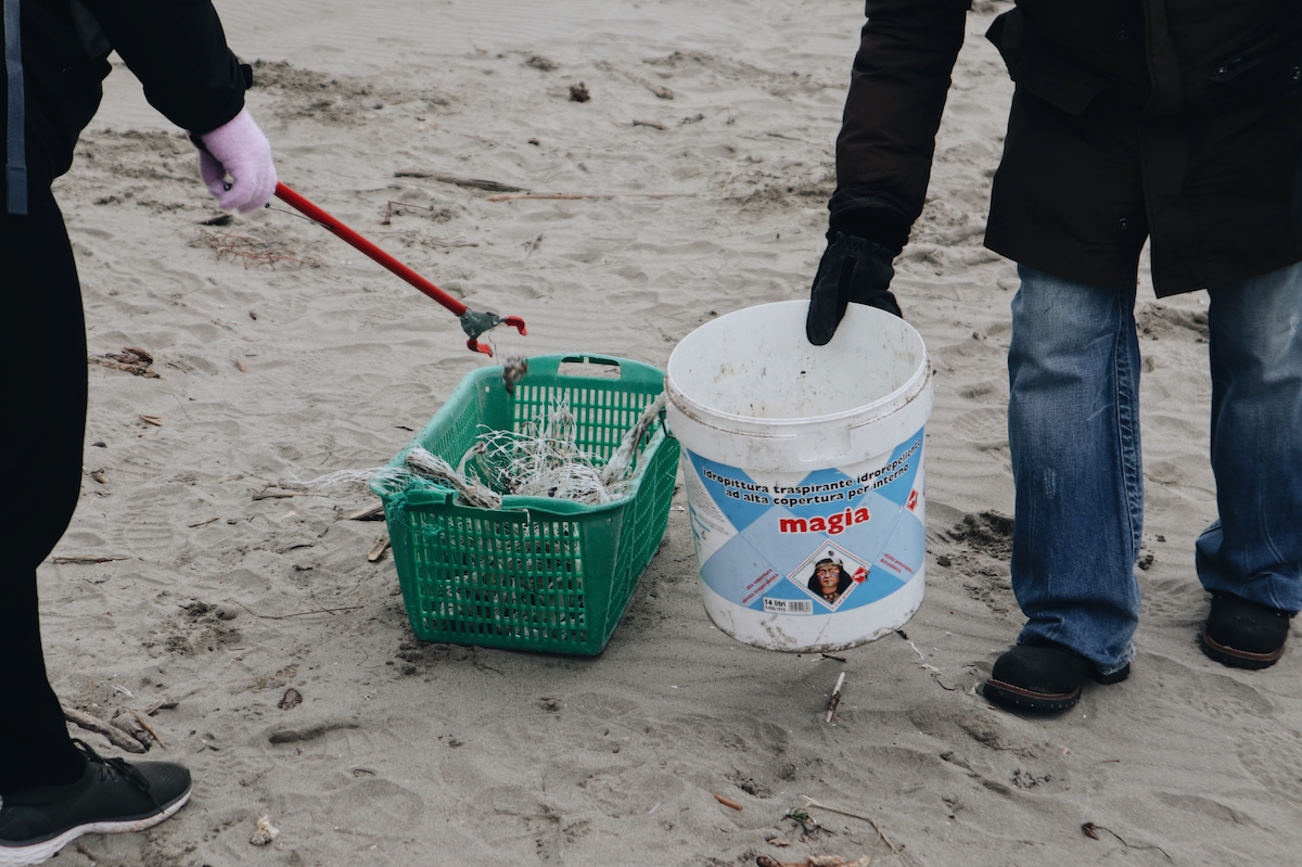 marine litter in the sand at pellestrina during maelstrom monitoring session