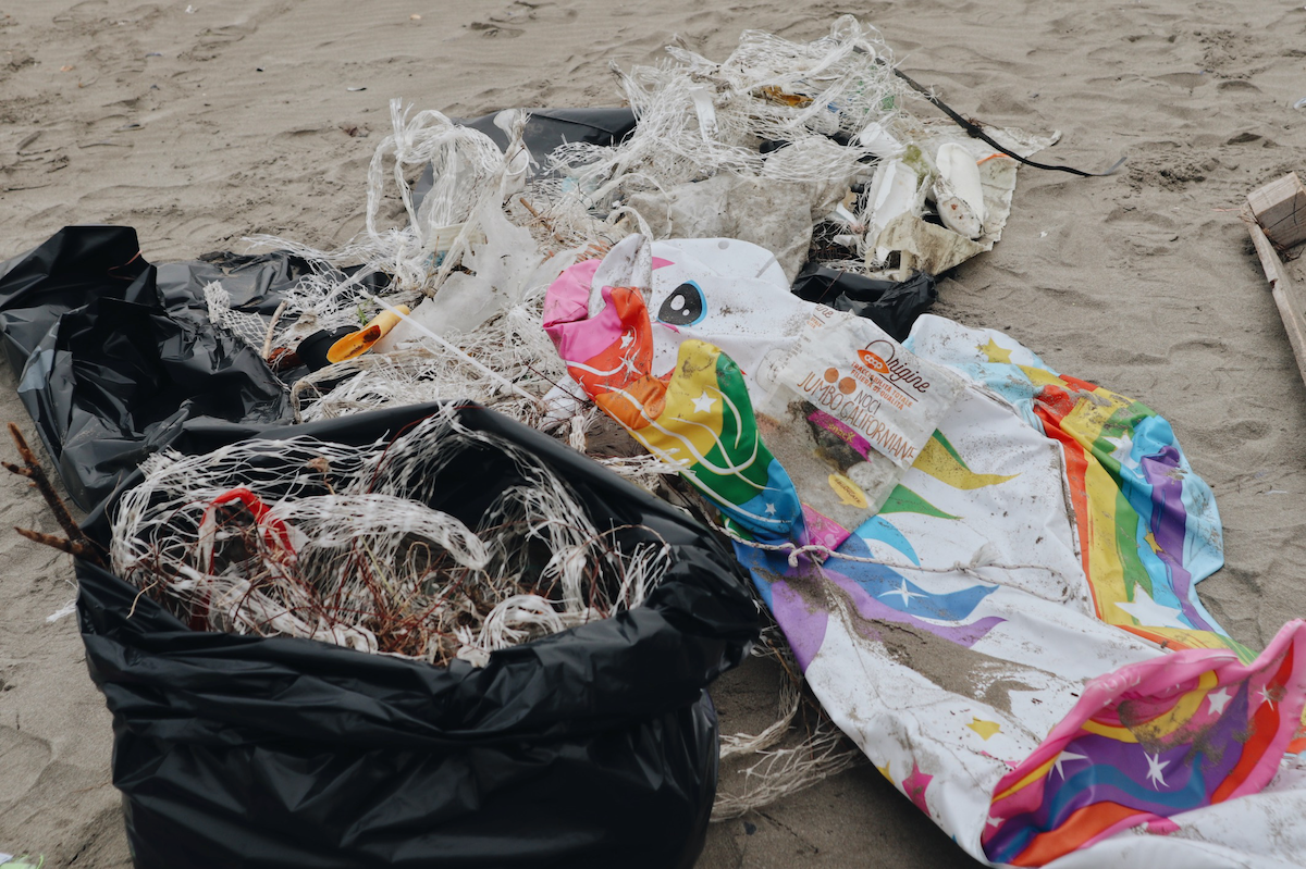 marine litter in the sand at pellestrina during maelstrom monitoring session