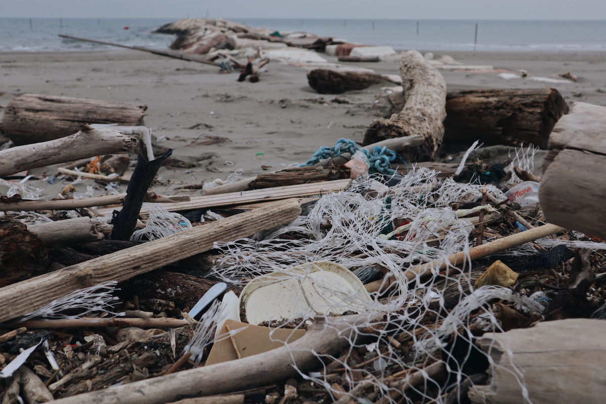 Monitoraggio dei rifiuti marini all’isola di Pellestrina per In-No-Plastic