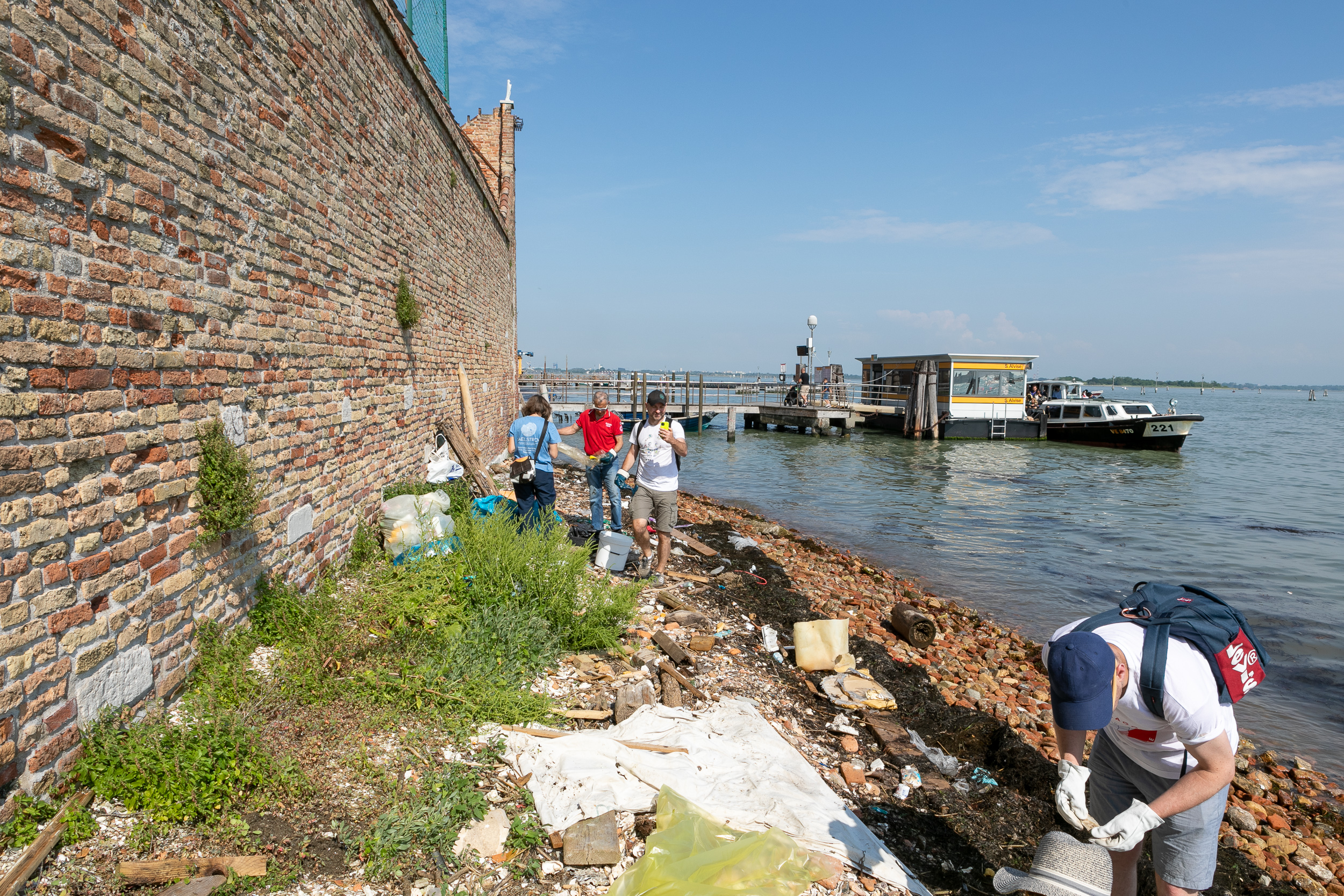 Clean-up Day in the Venetian lagoon: more than a thousand kilos of litter collected